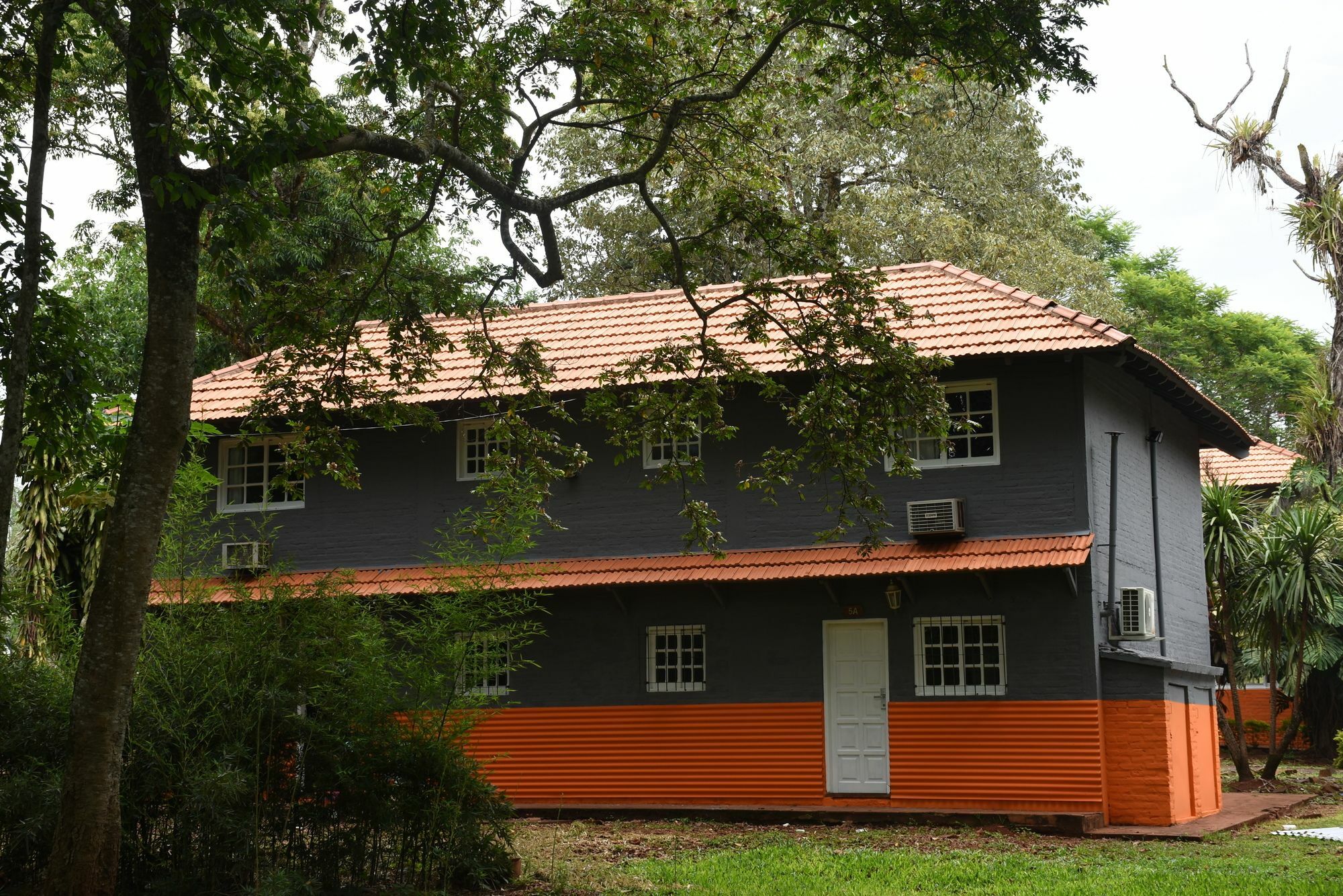 Tangoinn Club Iguazu Party Luxury Hostel Puerto Iguazu Exterior photo