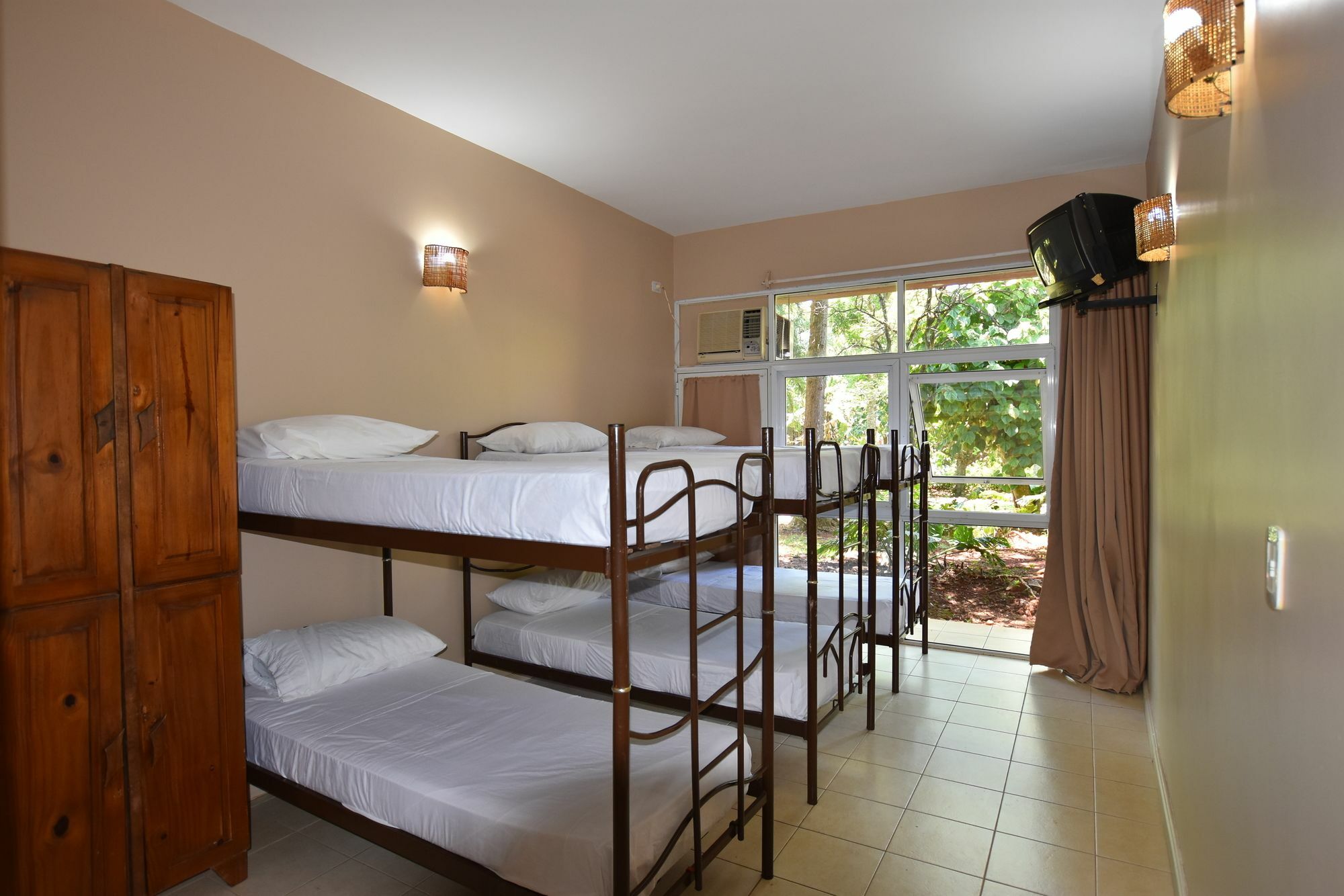 Tangoinn Club Iguazu Party Luxury Hostel Puerto Iguazu Exterior photo