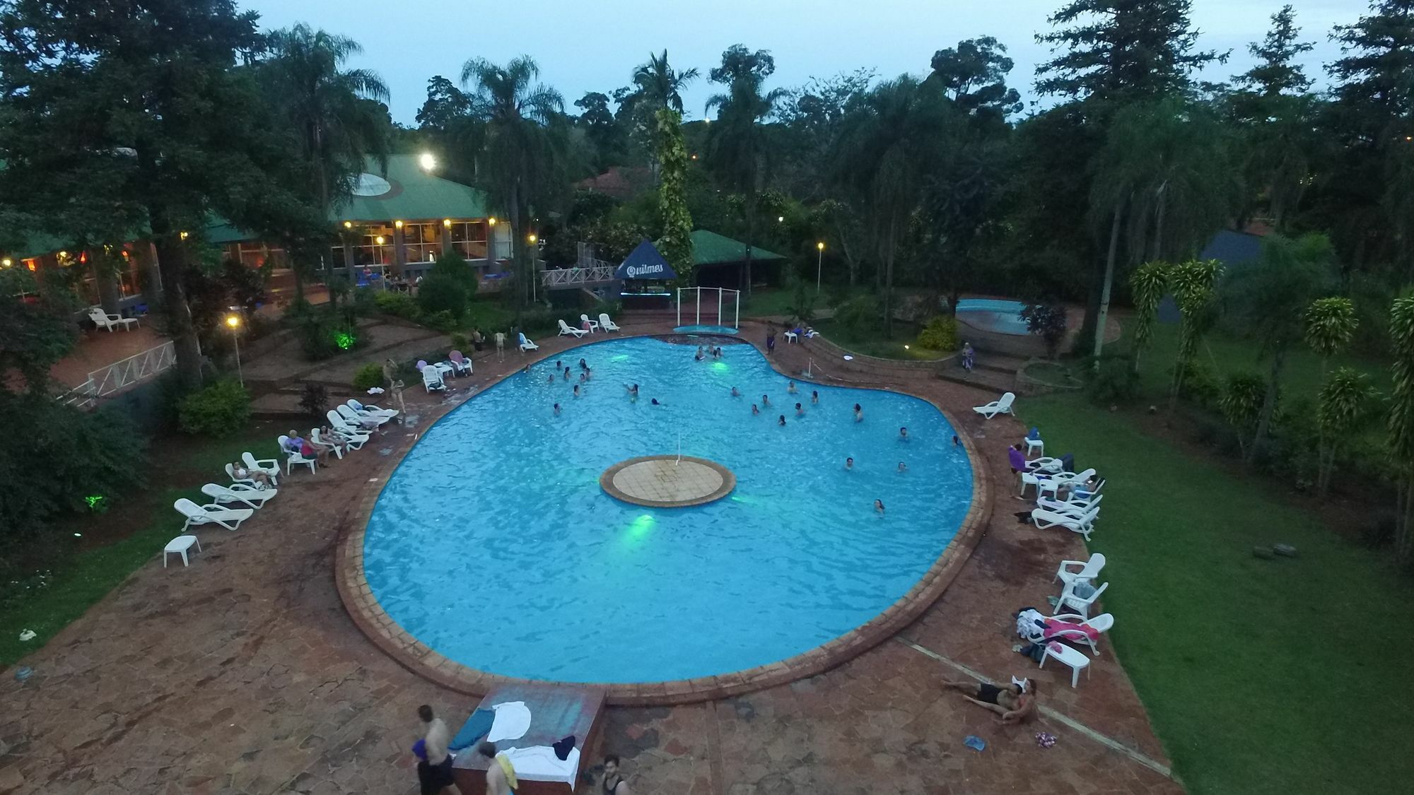 Tangoinn Club Iguazu Party Luxury Hostel Puerto Iguazu Exterior photo