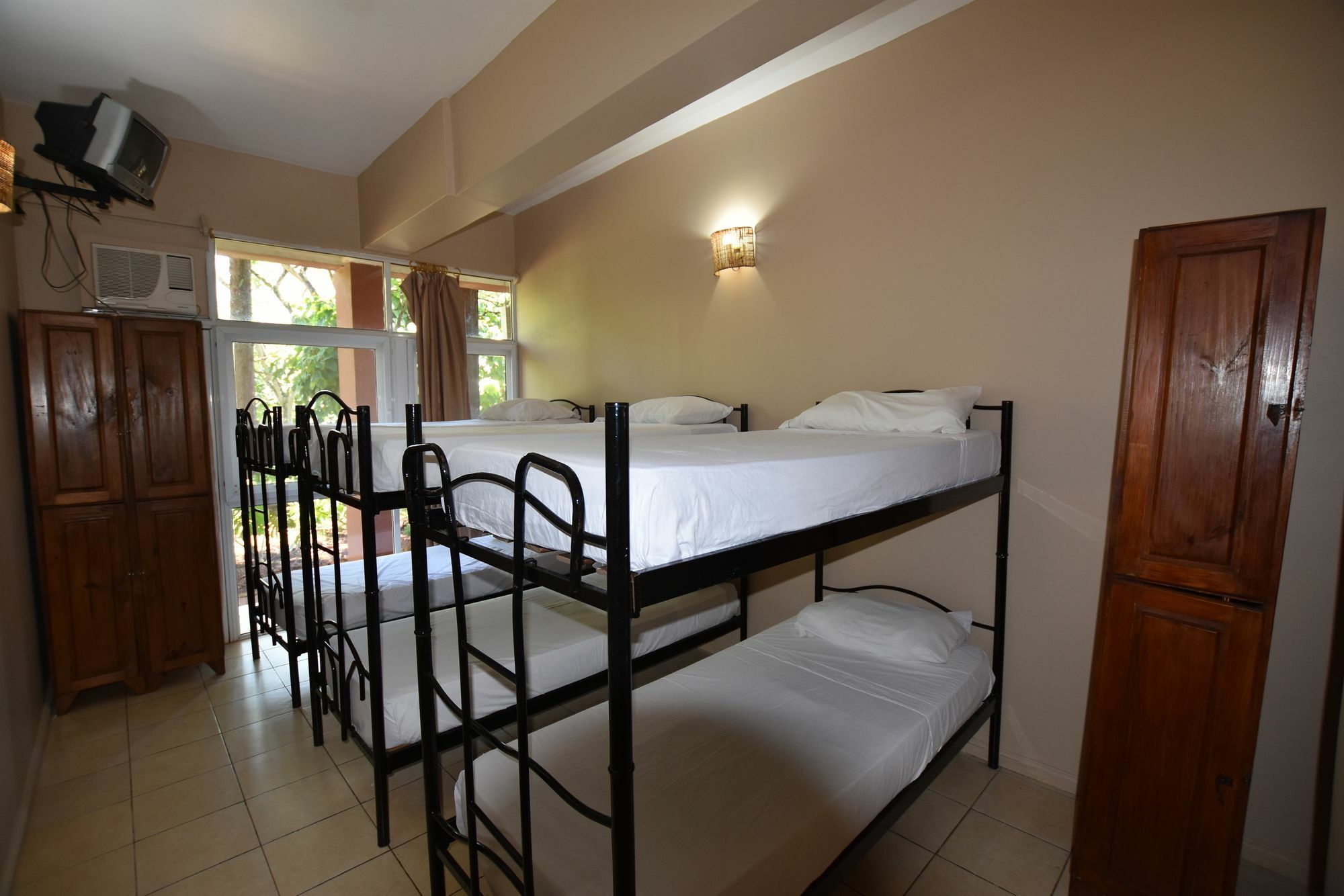 Tangoinn Club Iguazu Party Luxury Hostel Puerto Iguazu Exterior photo