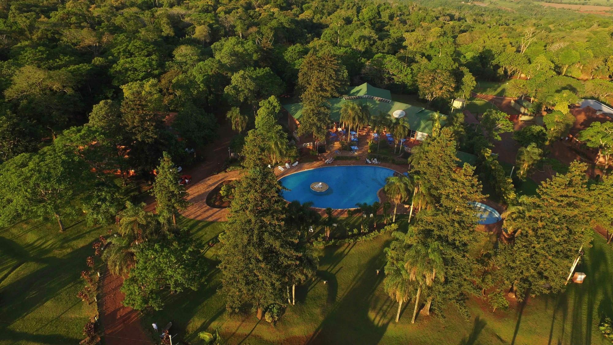 Tangoinn Club Iguazu Party Luxury Hostel Puerto Iguazu Exterior photo