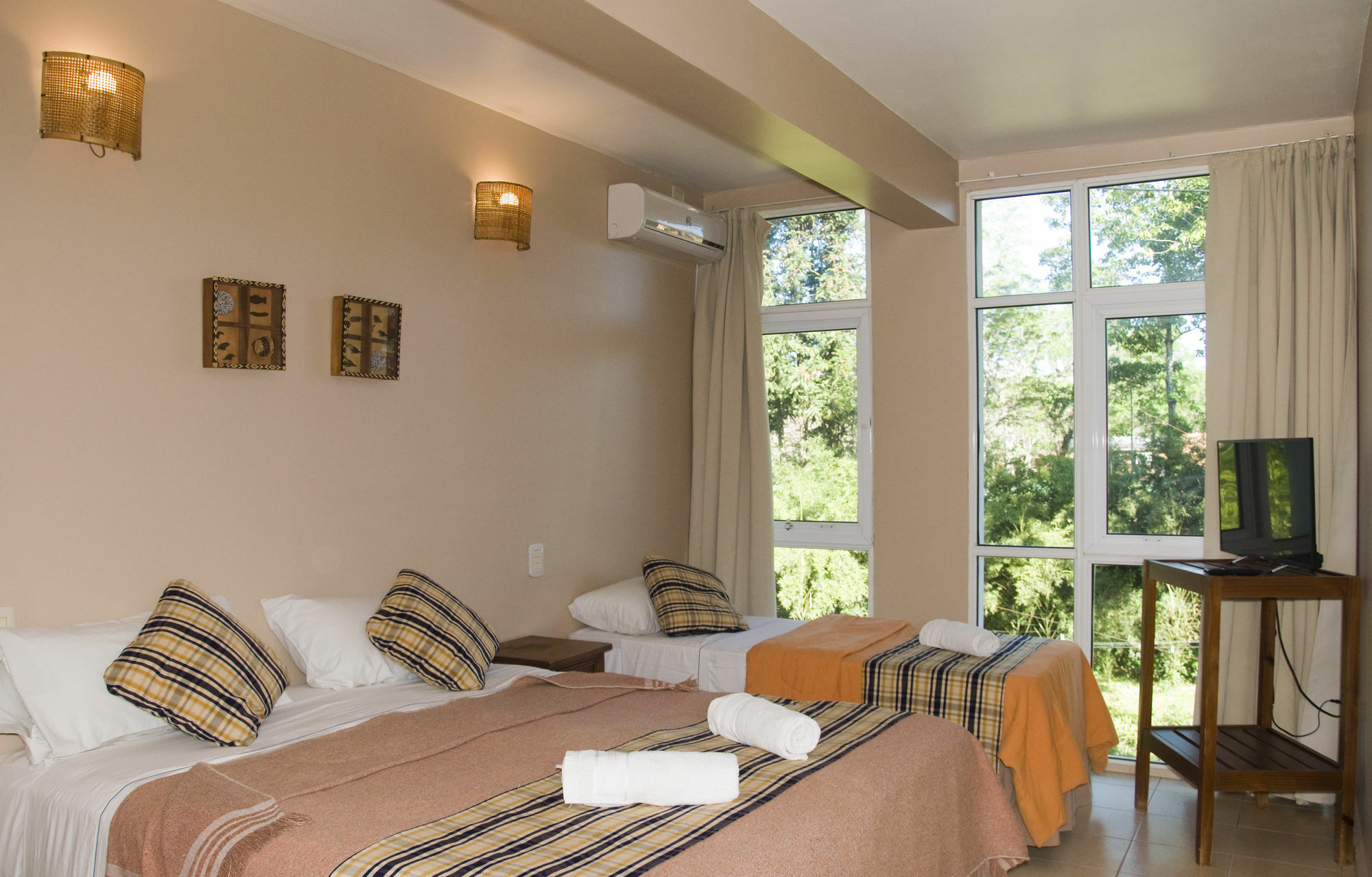Tangoinn Club Iguazu Party Luxury Hostel Puerto Iguazu Exterior photo