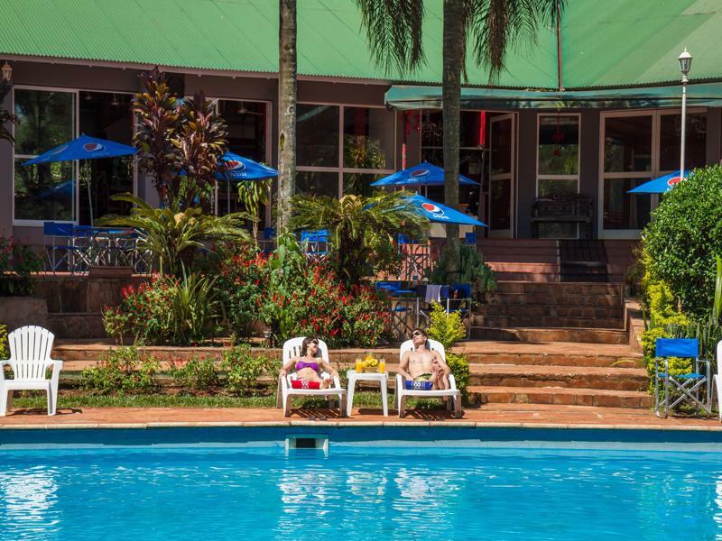 Tangoinn Club Iguazu Party Luxury Hostel Puerto Iguazu Exterior photo